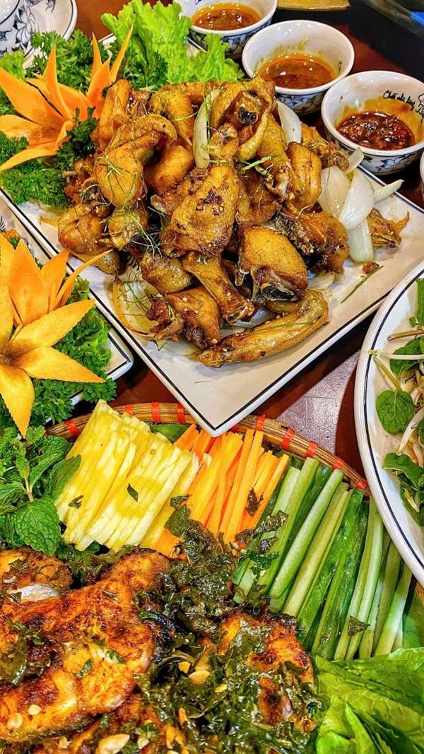 Gà chiên mắm ngon tại Hà Nội