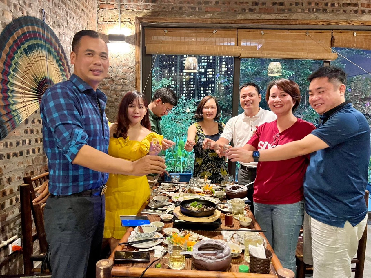 Quán lẩu cá tầm ở Hà Nội